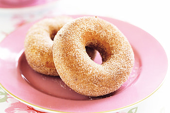 Cinnamon, Donuts HD wallpaper