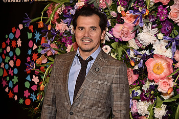 John Leguizamo, Encanto star, Christmas action movie, Talented actor HD wallpaper