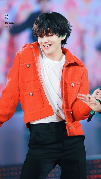 Tae in a Chanel jacket, BTS, UrLocalKPopEnthusiast, Background, KPop, KimTaehyung, BTSV, Taehyung HD phone wallpaper