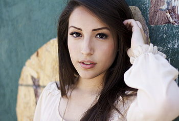 Gorgeous, pretty woman, brunette HD wallpaper