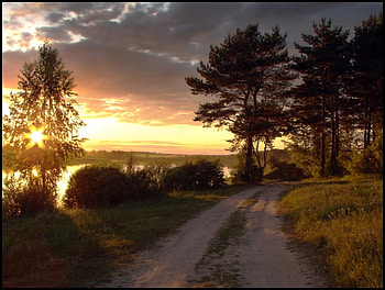 The sun goes down, blue, river, end of day, country, dark, light, yellow, trees, road, nature, sky, sun, sunset HD wallpaper