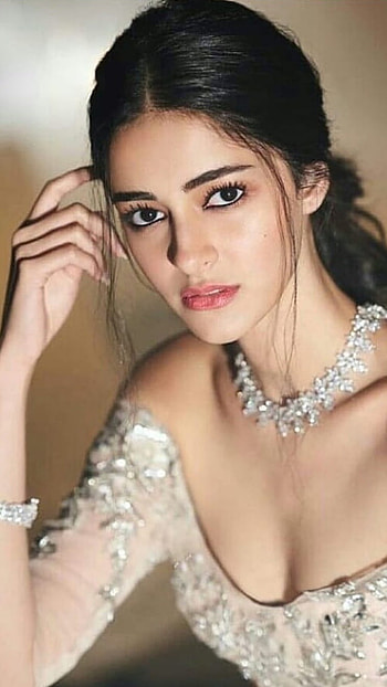 Ananya Pandey, Gorgeous Heroine HD phone wallpaper