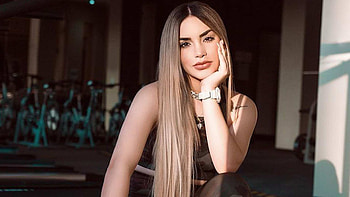 Kim Loaiza, Drastic look change, Excitement, Step by step HD wallpaper