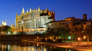 Palma de Mallorca , Cultural heritage, Vibrant city life, Historic charm HD wallpaper