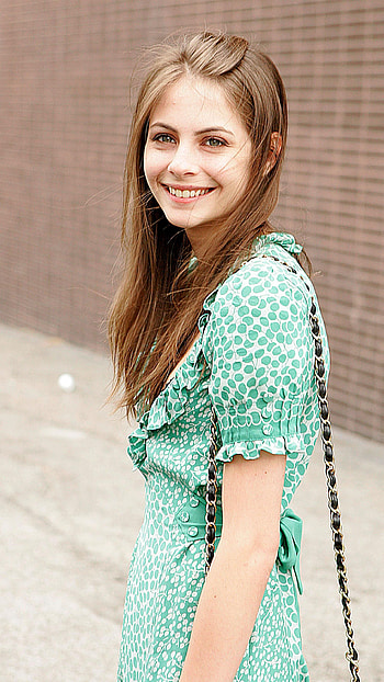 Willa Holland, beautiful, actress HD phone wallpaper