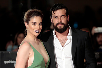 Mario Casas, Support for ex, Blanca Suarez, Spanish actor HD wallpaper