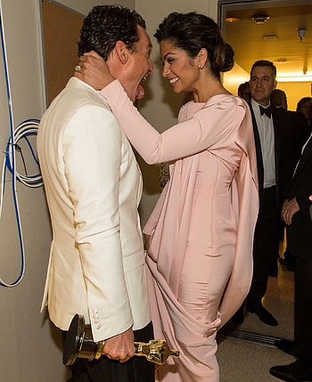 Camila Alves, Matthew McConaughey, Adorable Oscars moment, Hollywood romance HD phone wallpaper