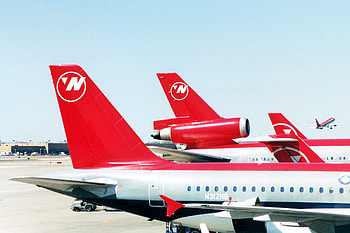 Pinnacle Airlines, Northwest airlines, Aviation history, Last day of operations HD wallpaper