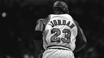 Michael Jordan, Basketball legend, Chicago Bulls, Icon athlete HD wallpaper