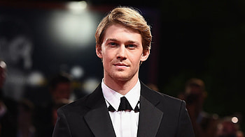 Joe Alwyn, Dating history, Taylor Swift, Actor HD wallpaper