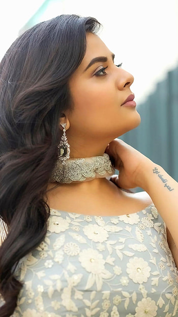 Sreemukhi, telugu actress, anchor HD phone wallpaper