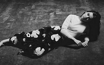 Hailee Steinfeld Monochrome, hailee-steinfeld, celebrities, girls, music, monochrome, black-and-white HD wallpaper