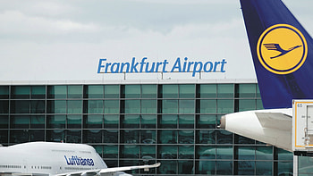 Frankfurt Airport, Long waiting times, Travel predictions, Airport congestion HD wallpaper