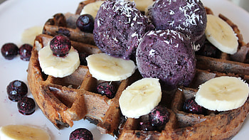 Ice cream waffle delight, Blueberry and banana, Chocolaty treat, Gourmet goodness HD wallpaper