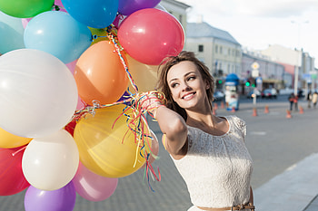 Girl Mood Smile Balloon Outdoors , girls, smile, balloon, outdoors, graphy HD wallpaper