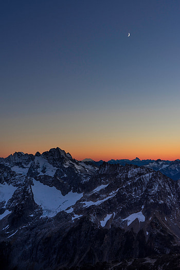Nature, Sunset, Sky, Mountains, Vertex, Evening, Tops, Snow Covered, Snowbound HD phone wallpaper
