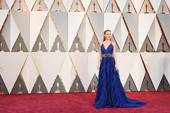 Brie Larson, Celebrity, Actress, American, Blue Dress, Brown Eyes, Brunette, Smile HD wallpaper