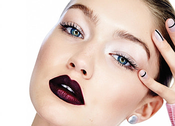 Gigi Hadid, white, model, girl, hand, woman, jewel, make-up, red, face, lips HD wallpaper