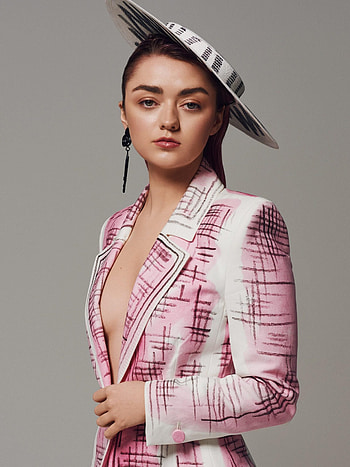 Maisie Williams net worth, Acting career, Height and age, Filmography highlights HD phone wallpaper
