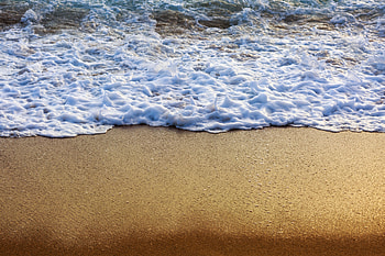 Foam, beach, soft waves HD wallpaper