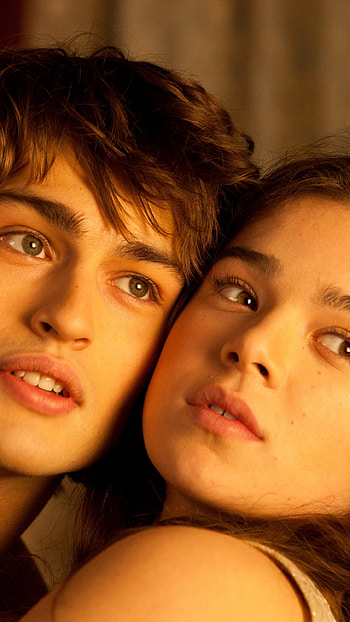 Romeo + Juliet, Hailee Steinfeld, Douglas Booth, for 6 Plus HD phone wallpaper