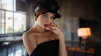 Beautiful woman, bare shoulder, black cap HD wallpaper