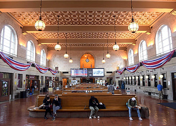 Dinner and shopping, New Haven's Union Station HD wallpaper