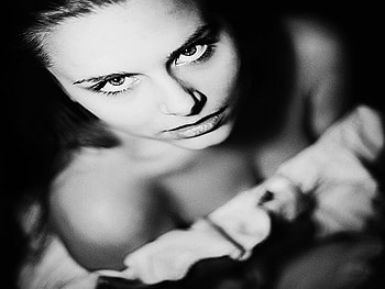 Trust, white, black, woman HD wallpaper