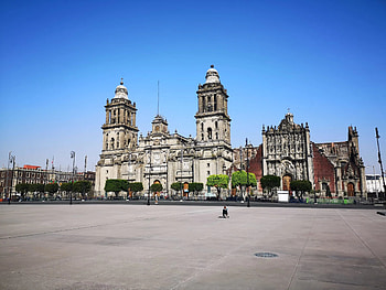 Zocalo (Constitution Square), Mexico City airport transportation, City center access, Travel options HD wallpaper