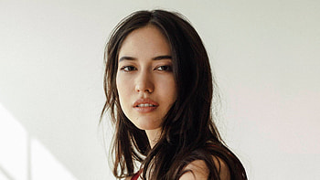 Sonoya Mizuno TV Shows, Multitalented performer, Striking beauty, Acting finesse HD wallpaper