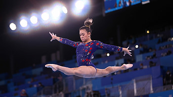 Sunisa Lee, Winning moves, Olympic gold medal, Unstoppable performance HD wallpaper