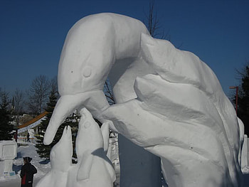 Mother Bird, figure, mother, bird, snow HD wallpaper