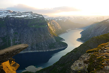 Trolltunga, Norway, scandinavia, cliffs, bay, sky, sunrise HD wallpaper