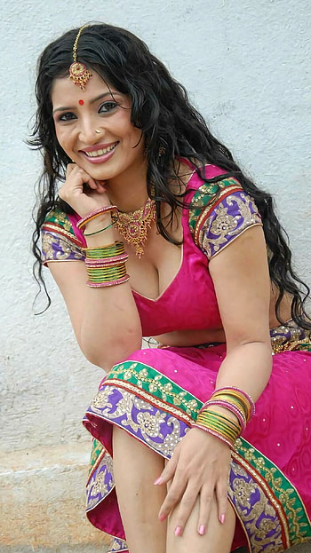 Megha bhatt, kannada actress, cleavage HD phone wallpaper