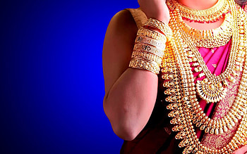 Gold jewelry , Elegant accessories, Luxurious shine, Stylish embellishments HD wallpaper