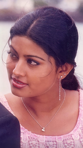 Sneha, multilingual actress HD phone wallpaper