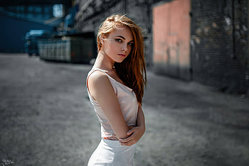 Girl Looking Back At Viewer, girls, model HD wallpaper