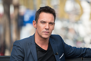 Jonathan Rhys Meyers, Intense performances, Transcendent talent, Riveting portrayals HD wallpaper
