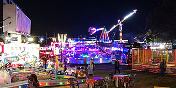Fun Fair, Colorful lights, Vibrant , Captivating visuals HD wallpaper