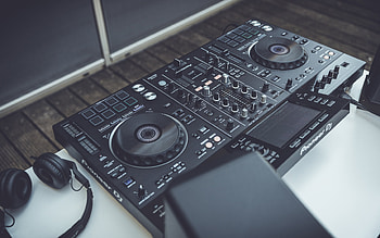 Pioneer XDJ-RX2, DJ Console, PioneerDJ, Mainstage, Musical Instruments, DJs HD wallpaper