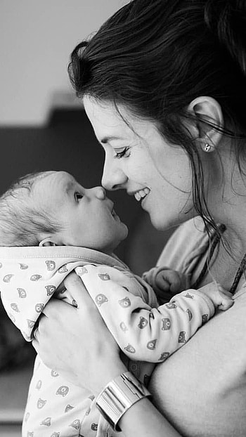 Mom And Baby, Black And White HD phone wallpaper