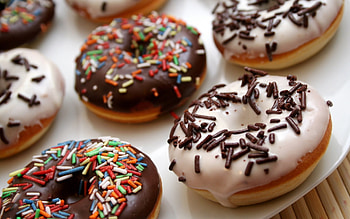Excellent donut , High-quality , Appetizing treats, Perfect for screens HD wallpaper