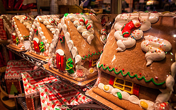 Gingerbread , Sweet treats, Delicious details, Festive colors HD wallpaper