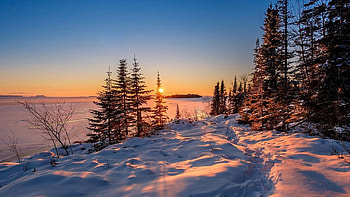 Golden sunset over Lake Superior near the city of Thunder Bay, Ontario, winter, canada, sunset, snow HD wallpaper