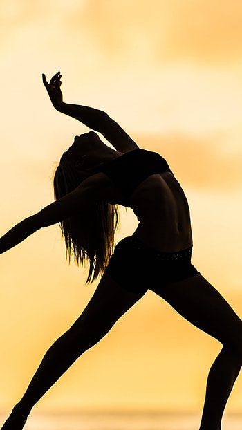 Women in dance, Energetic performances, Captivating poses, Dance artistry HD phone wallpaper