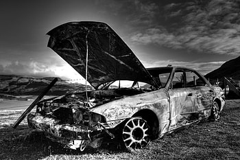 monochrome, Car, Wreck, Nissan Skyline R32 / and Mobile Backgrounds HD wallpaper