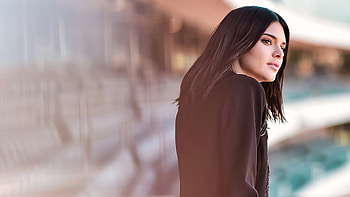 Kendall Jenner Looking Into Distance, kendall-jenner, celebrities, girls HD wallpaper