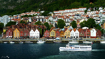 Bryggen World Heritage Site, Bergen, Norwegian pride, UNESCO recognition HD wallpaper