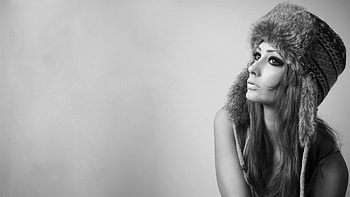 Blonde Girl Cap Monochrome, girls, blonde, cap, monochrome, cap, hat HD wallpaper