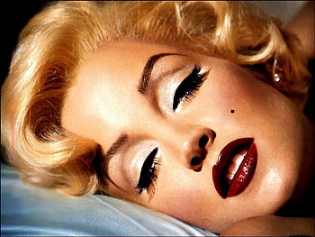 Marilyn Monroe, blonde, girl, actress, woman, sleep HD wallpaper